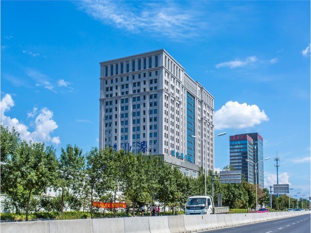 内蒙体育场錧授时安全防护装置报价